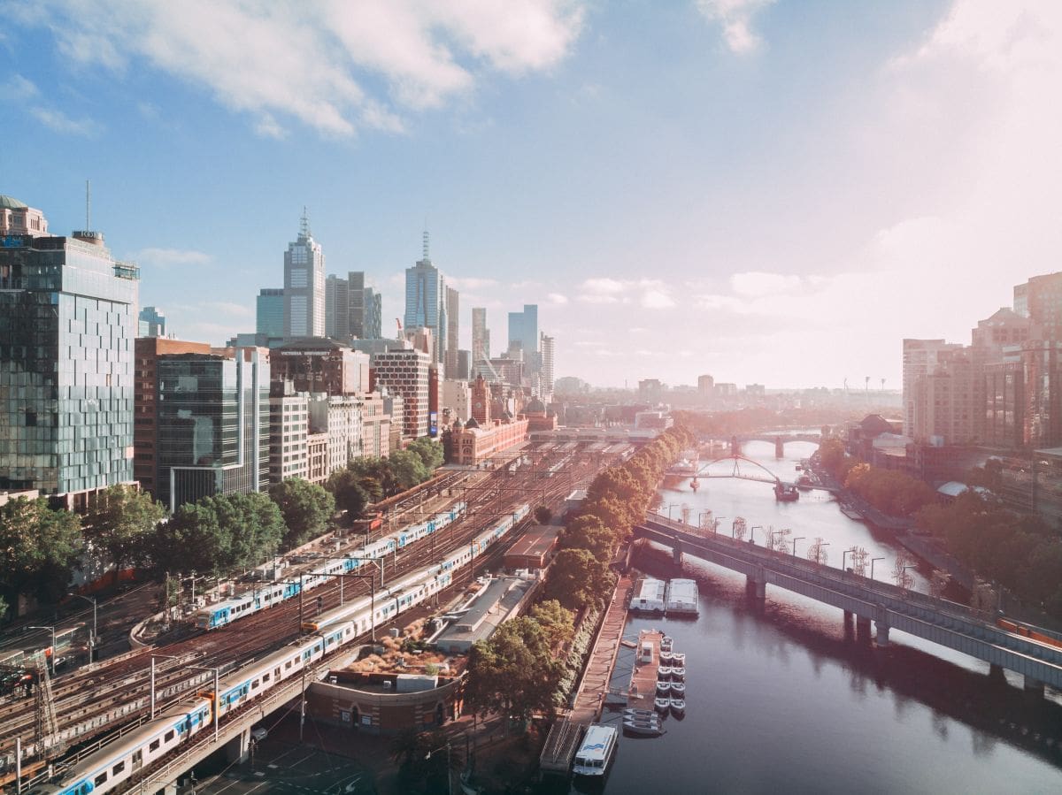 what are the pros and cons of living in melbourne (3)