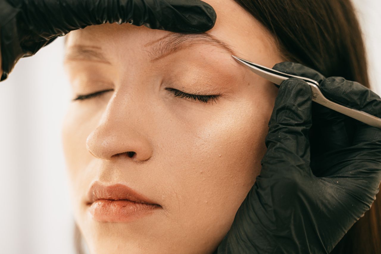 why has microblading for eyebrows become popular (2)