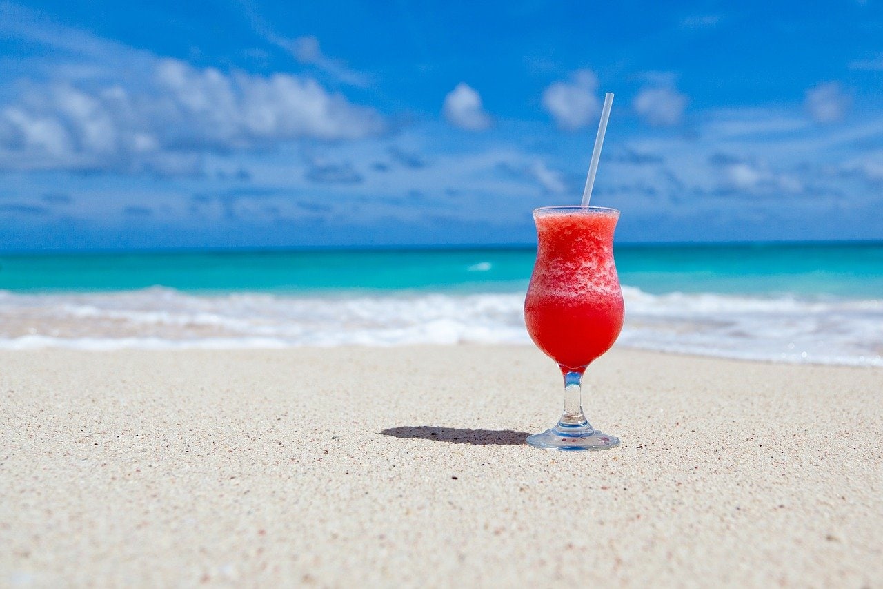 red-drink-beach
